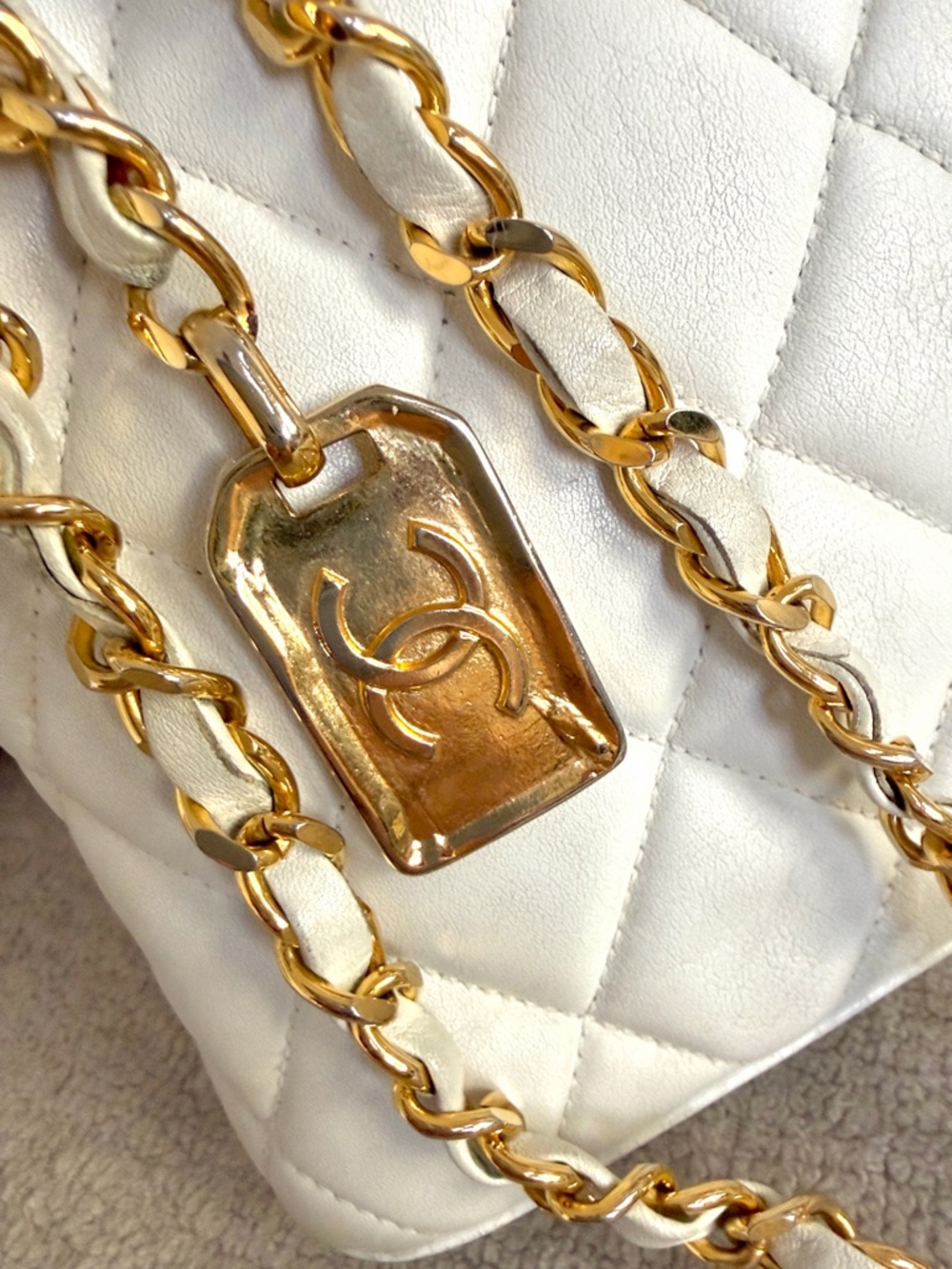 CHANEL Vintage White Bag - Picture 5 of 15